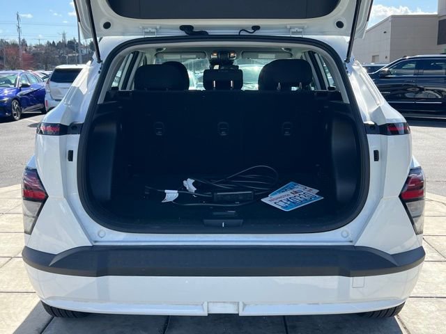 Certified 2025 Hyundai Kona SE image 12