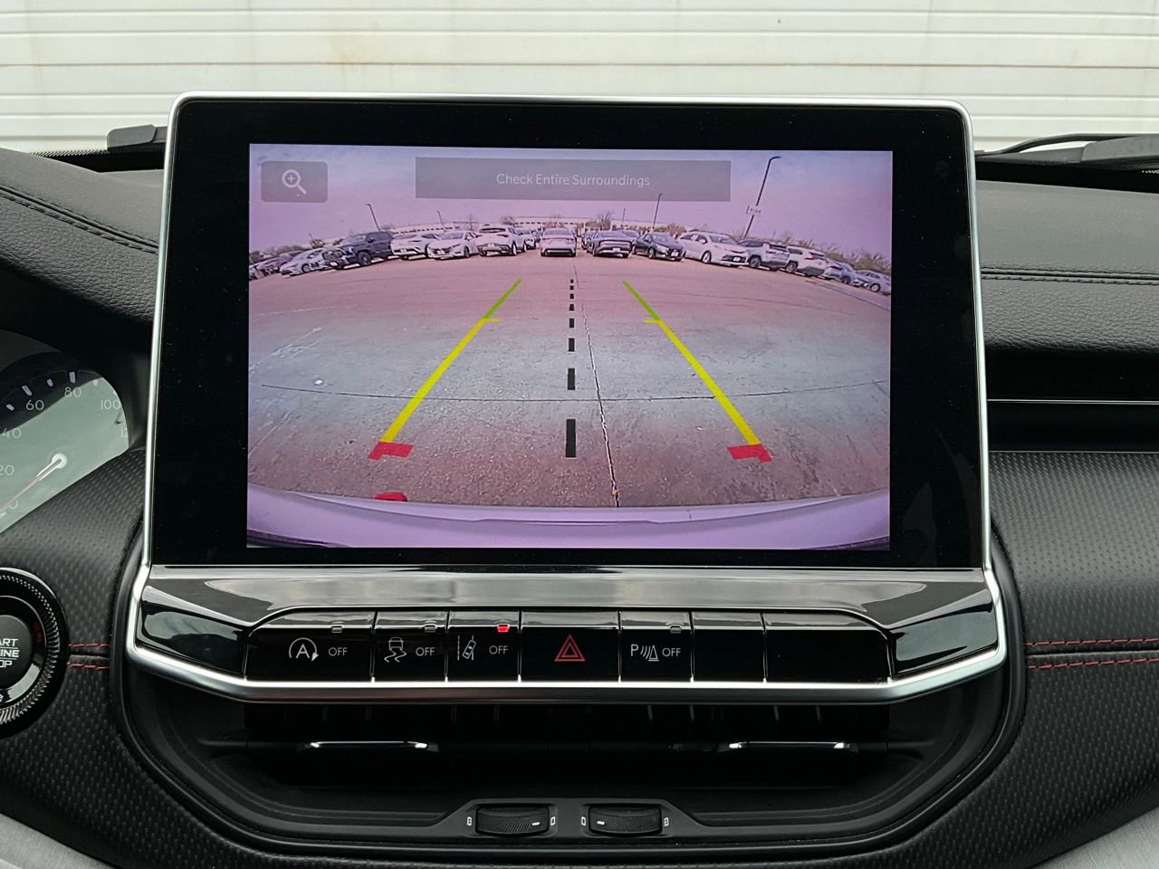 Used 2025 Jeep Compass Trailhawk image 32