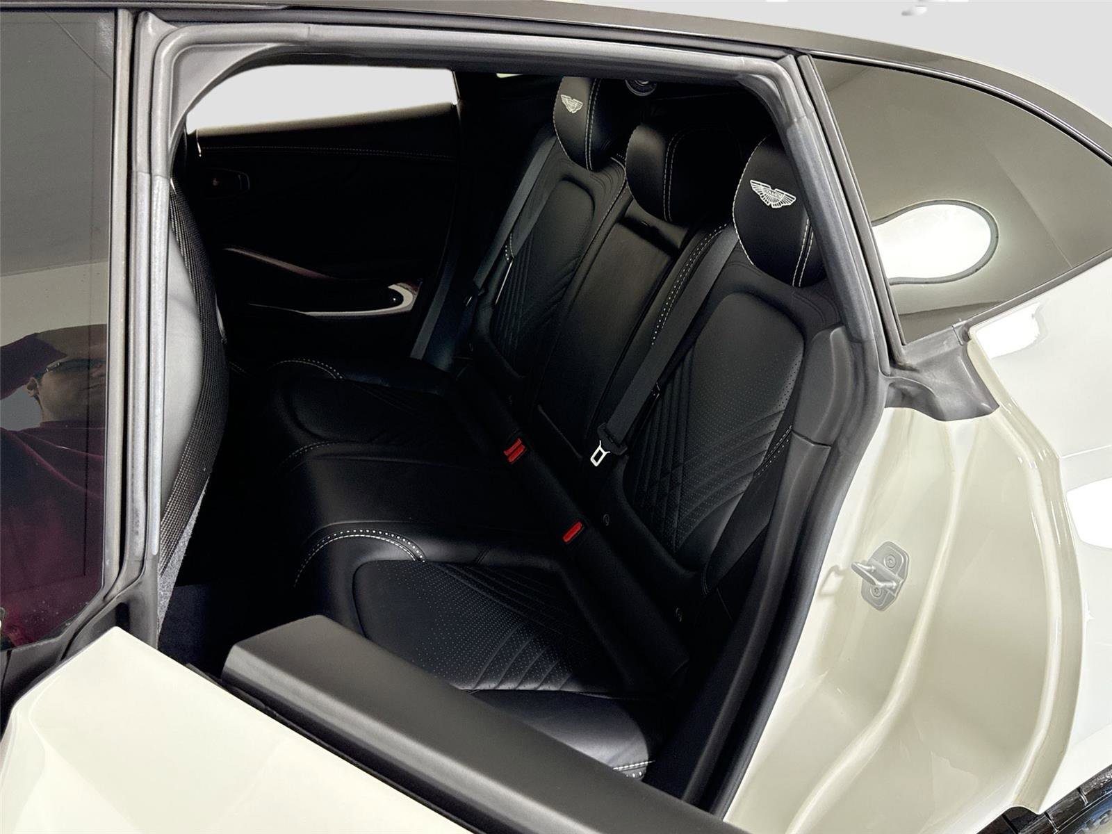 Used 2021 Aston Martin DBX image 25