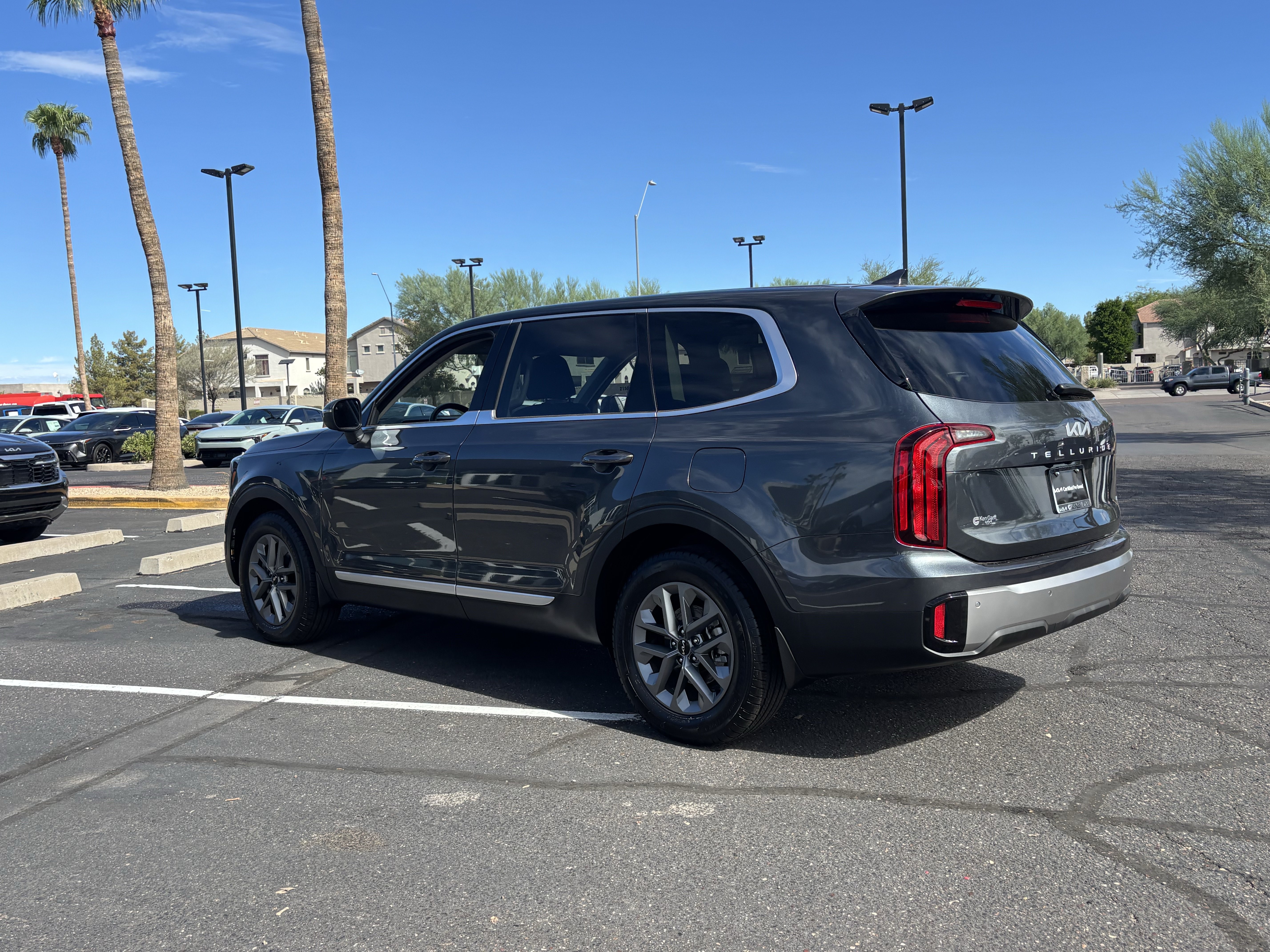 Certified 2024 Kia Telluride LX AWD/4WD image 4