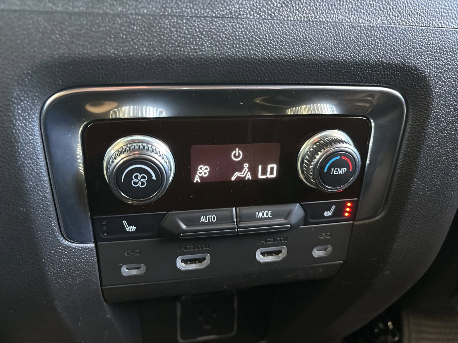 Certified 2023 GMC Yukon XL Denali w/ Advanced Technology Package image 19