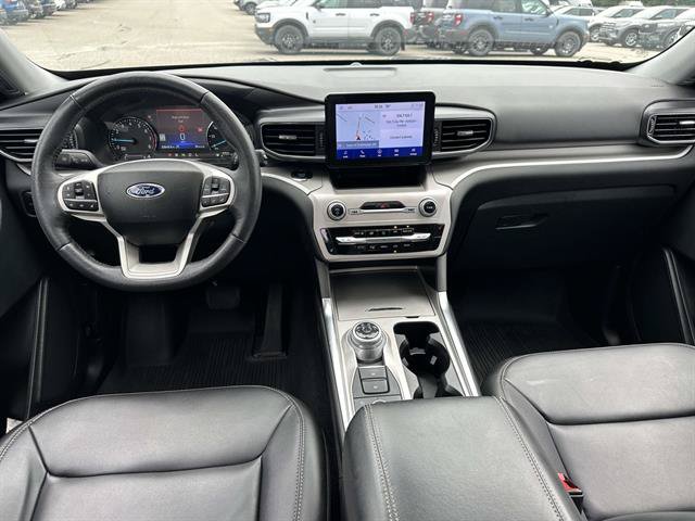 Used 2023 Ford Explorer XLT w/ Equipment Group 202A AWD/4WD image 12
