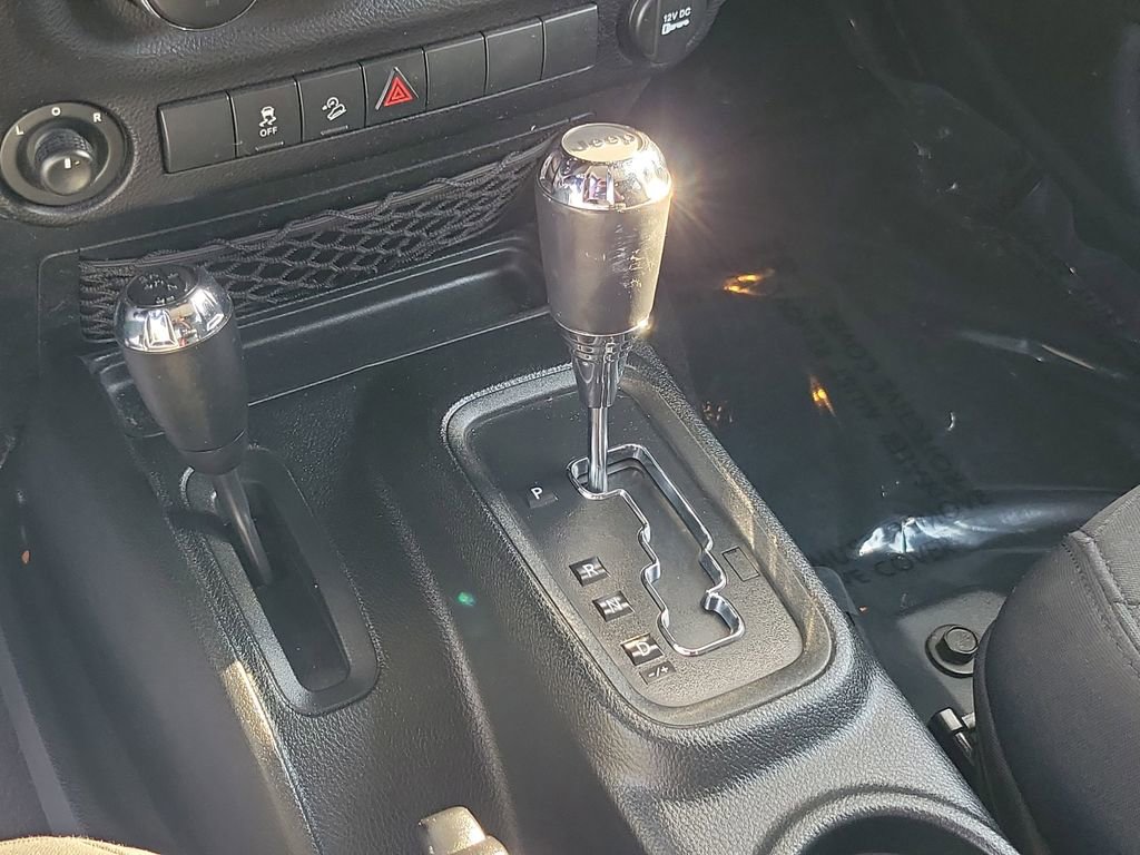 Used 2016 Jeep Wrangler Unlimited Sport w/ Quick Order Package 24S AWD/4WD image 28