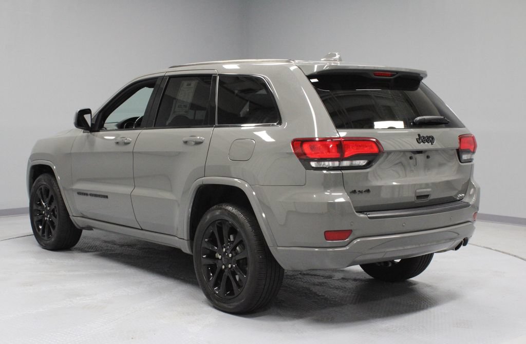 Used 2021 Jeep Grand Cherokee Laredo X AWD/4WD image 9