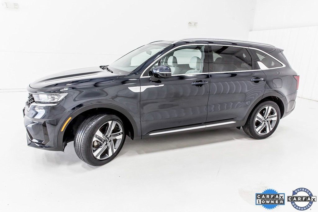 Used 2022 Kia Sorento SX Prestige w/ Panoramic Sunroof Package image 3