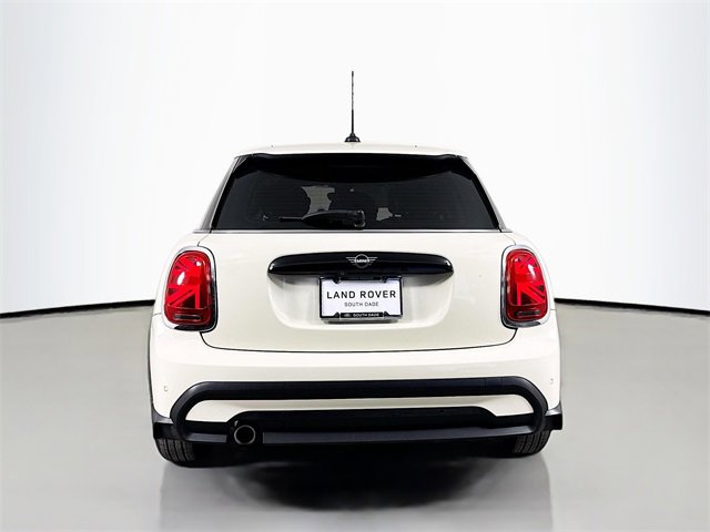 Used 2022 MINI Cooper 4-Door Hardtop image 6