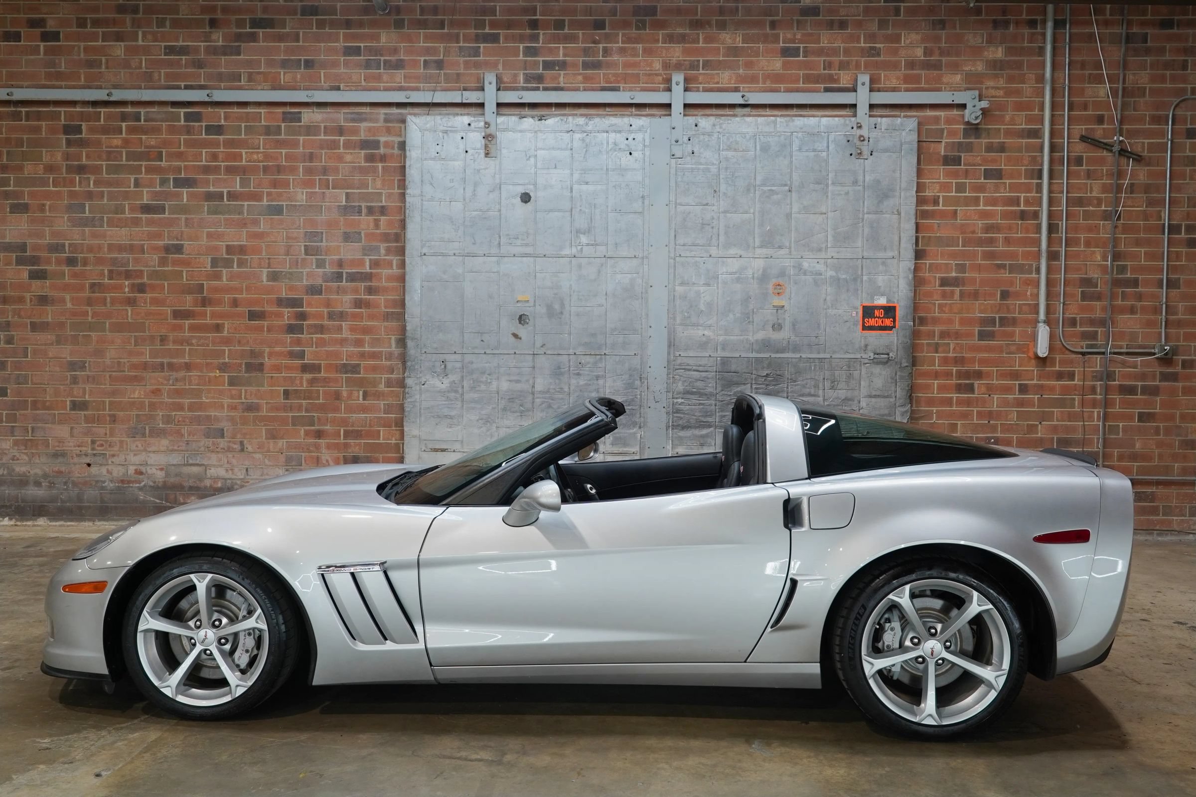 Used 2010 Chevrolet Corvette Grand Sport w/ Preferred Equipment Group RWD image 35