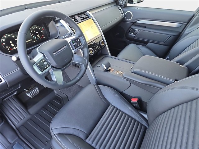 New 2026 Land Rover Discovery Limited Edition image 12