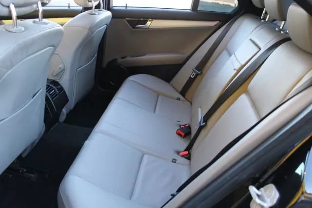 Used 2008 Mercedes-Benz C 300 Sedan image 9