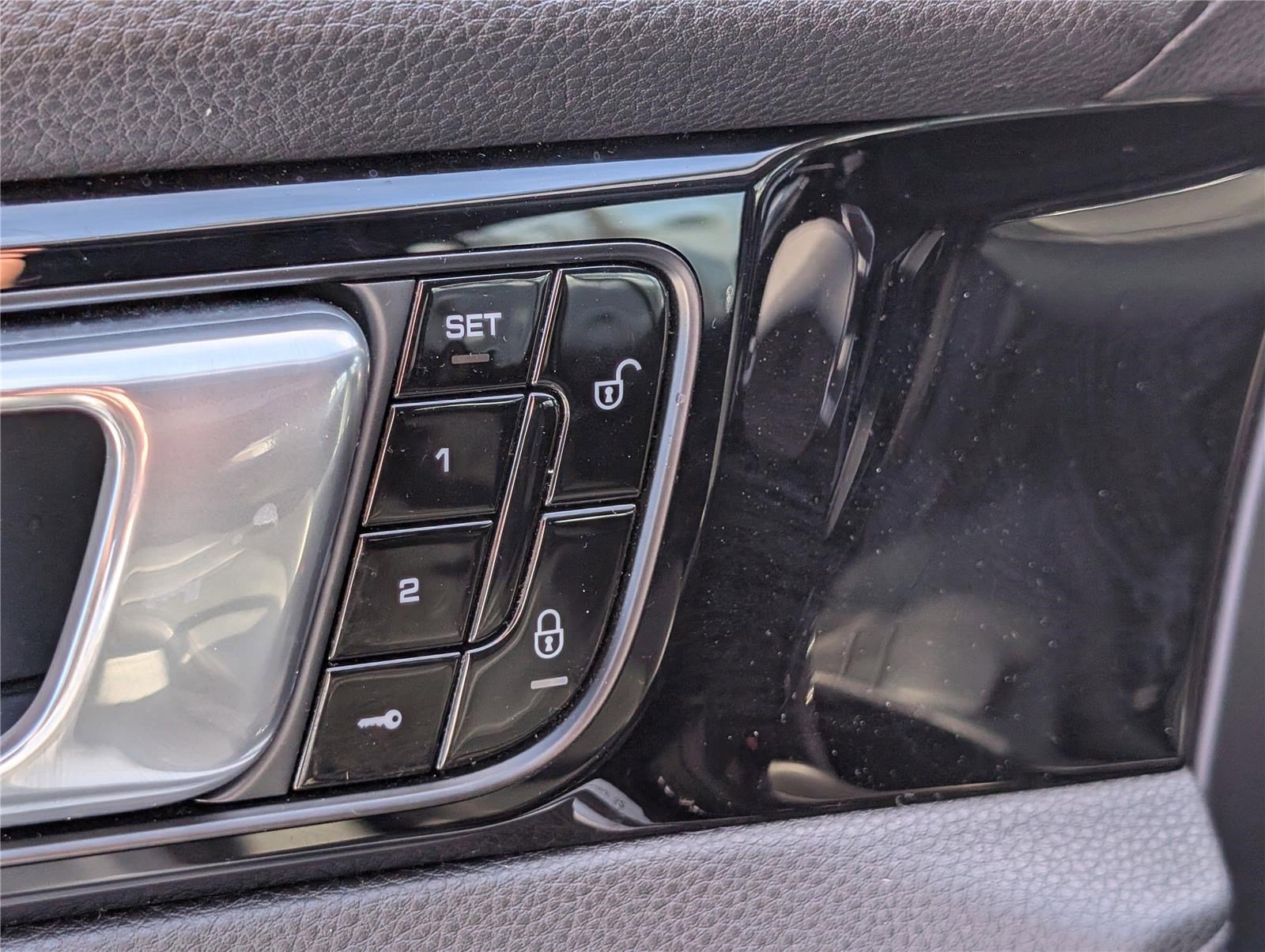 Used 2018 Porsche Panamera 4S image 21