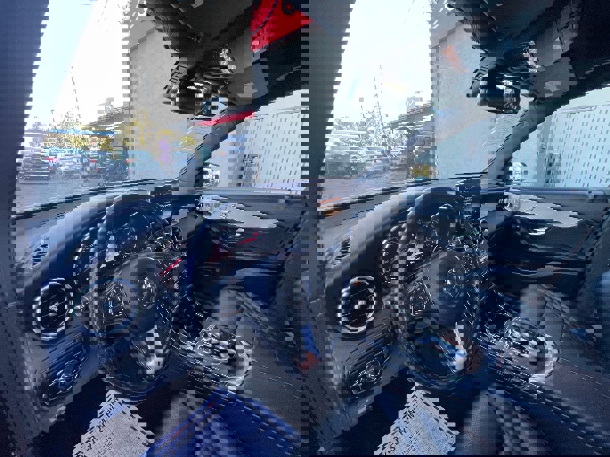 Used 2019 Mercedes-Benz GLC 350e 4MATIC image 11