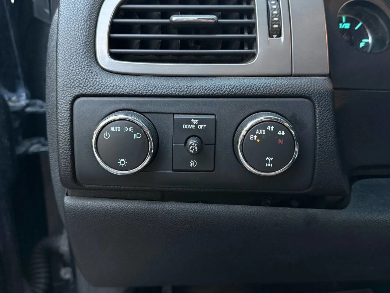 Used 2010 GMC Sierra 1500 SLT w/ All-Terrain Package image 15