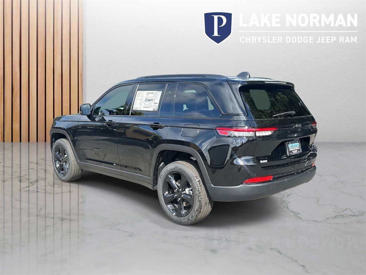 New 2025 Jeep Grand Cherokee Limited w/ Luxury Tech Group II image 7