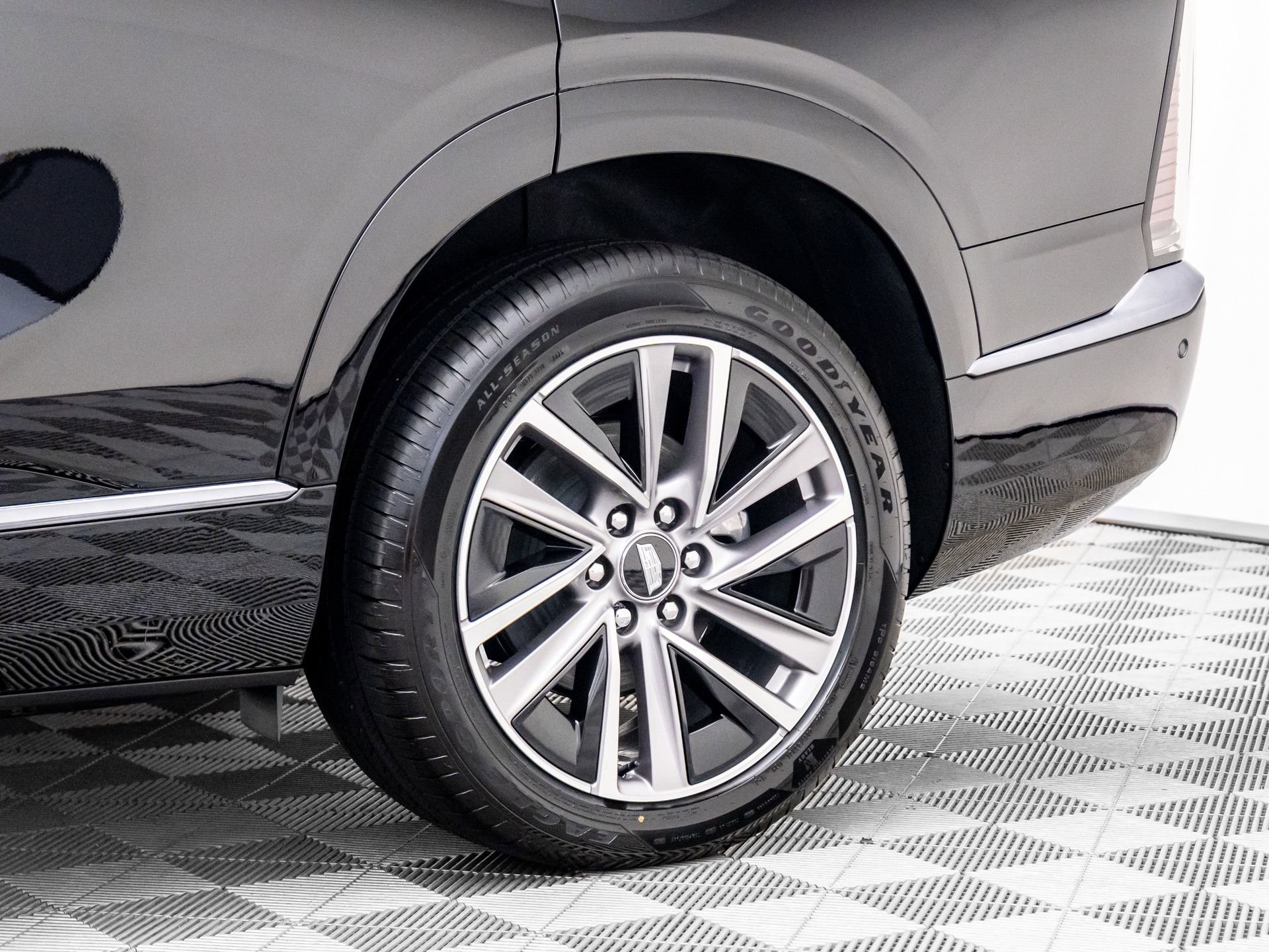 New 2026 Cadillac Vistiq Sport w/ LPO, Floor Liner Package image 30