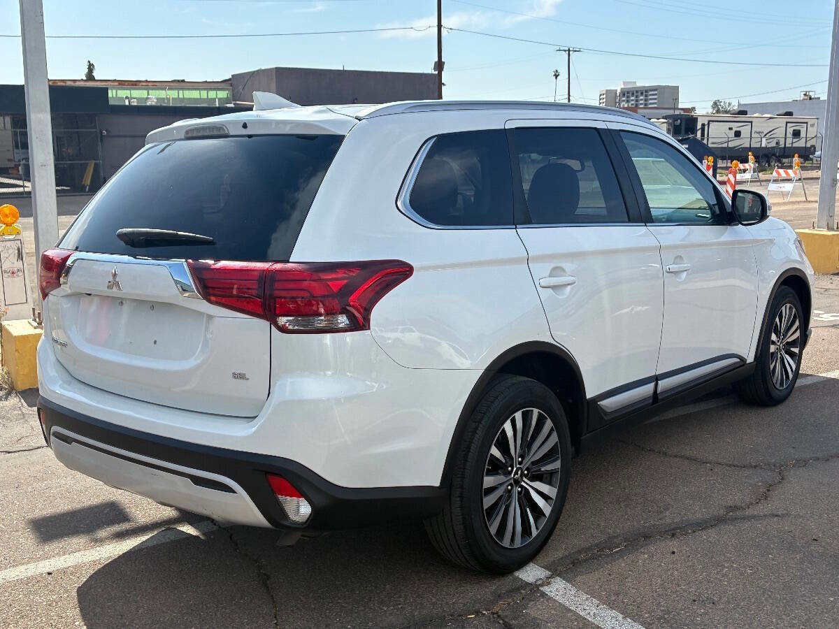 Used 2020 Mitsubishi Outlander LE image 3