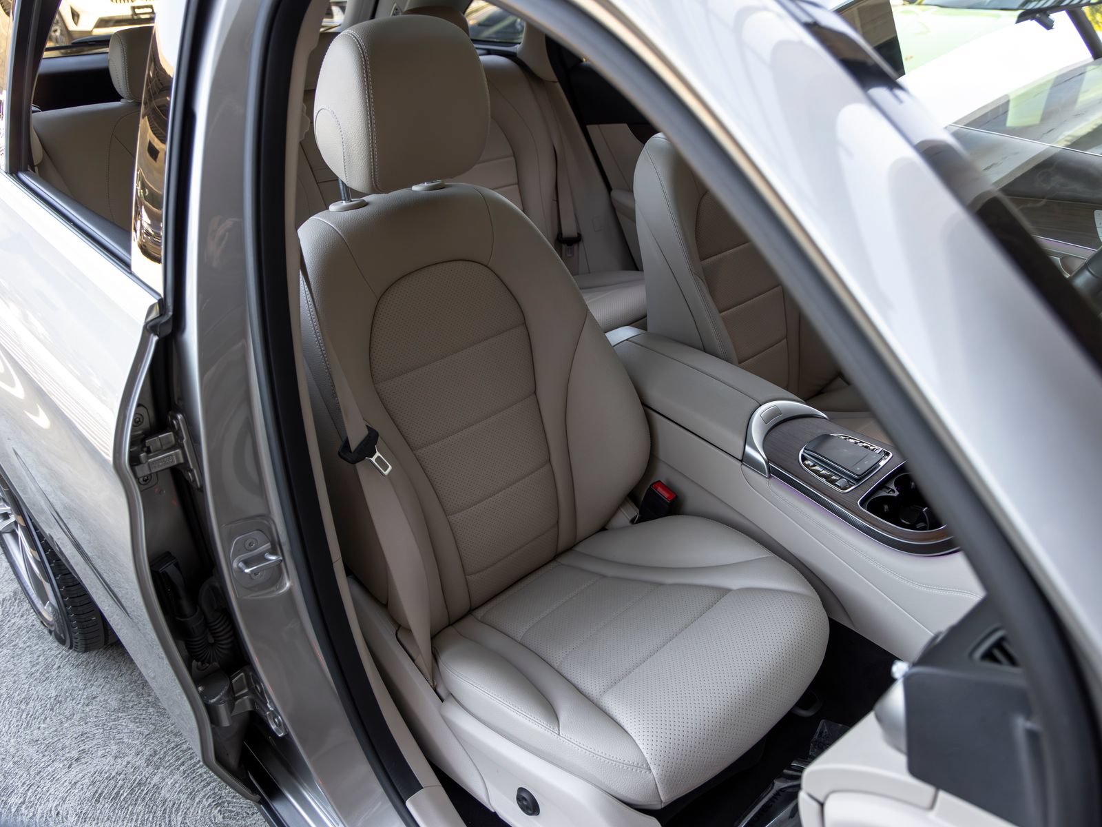 Used 2021 Mercedes-Benz GLC 300 4MATIC image 58
