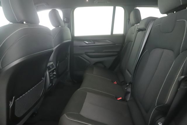 Used 2024 Jeep Grand Cherokee Laredo image 25