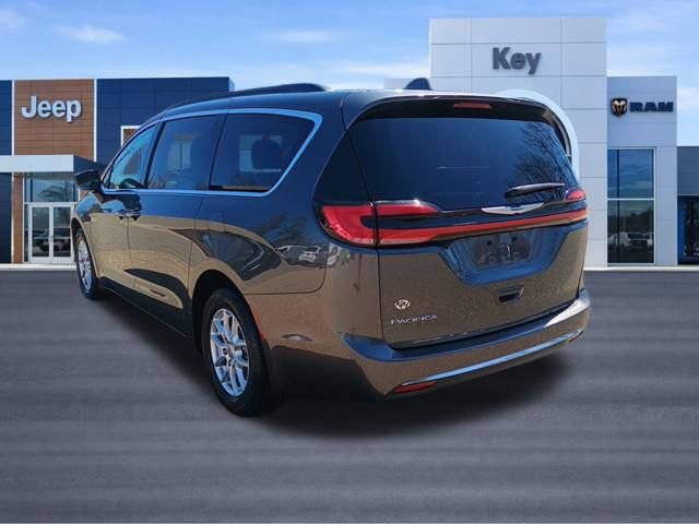 Used 2022 Chrysler Pacifica Touring-L image 3
