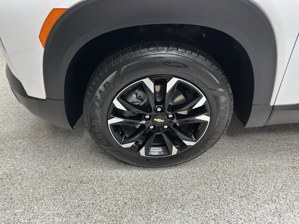 Used 2023 Chevrolet TrailBlazer LT w/ Convenience Package AWD/4WD image 7