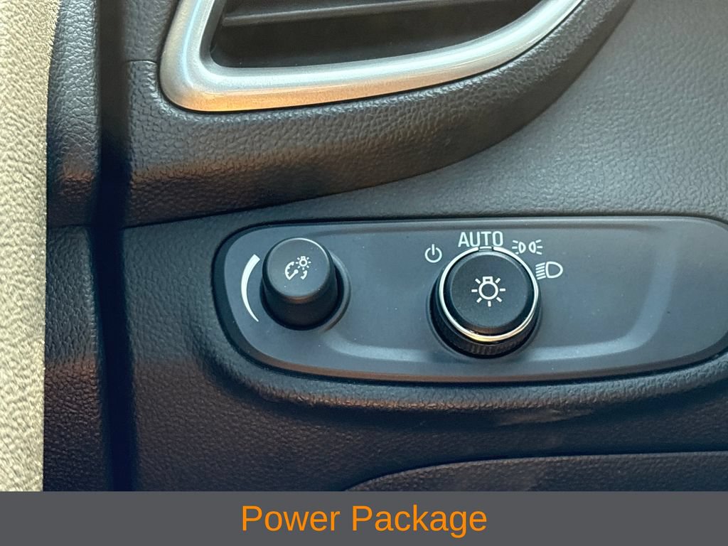 Used 2022 Chevrolet Trax LT w/ LT Convenience Package AWD/4WD image 9