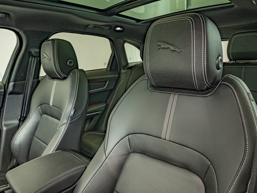 Certified 2024 Jaguar F-PACE R-Dynamic S AWD/4WD image 31