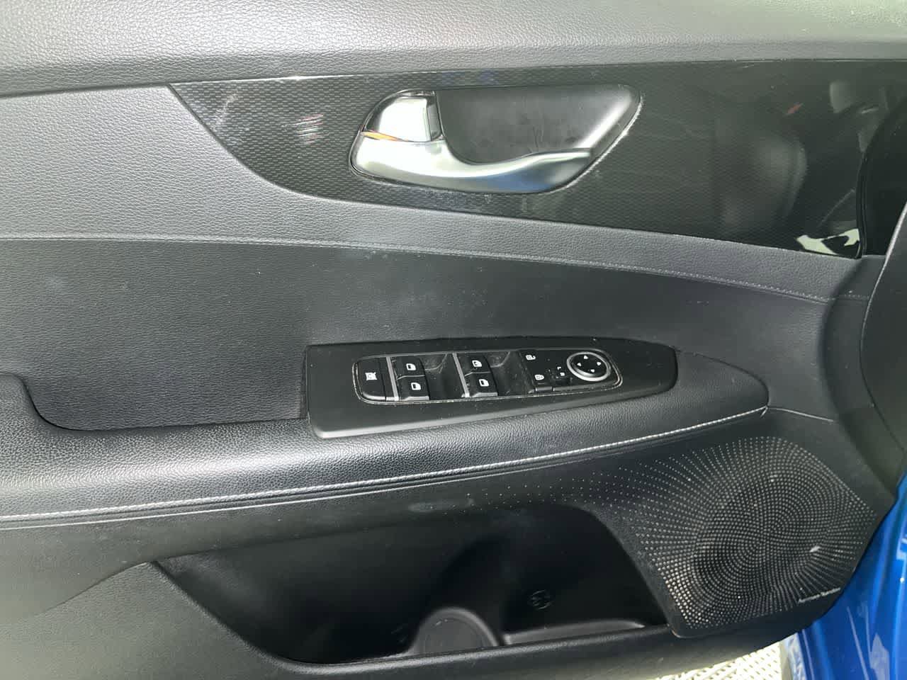 Used 2022 Kia Forte GT-Line w/ GT-Line Premium Package image 13