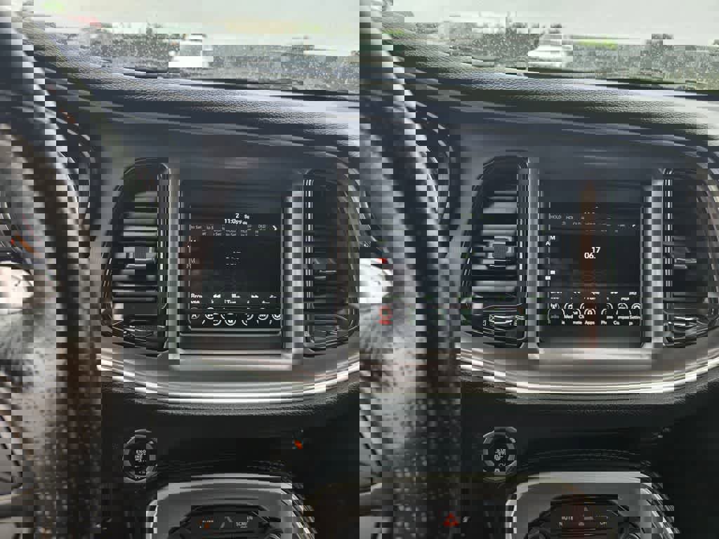 Used 2022 Dodge Challenger GT image 13