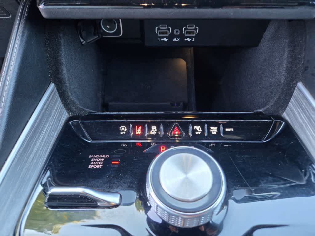 Used 2024 Jeep Wagoneer Series II AWD/4WD image 17