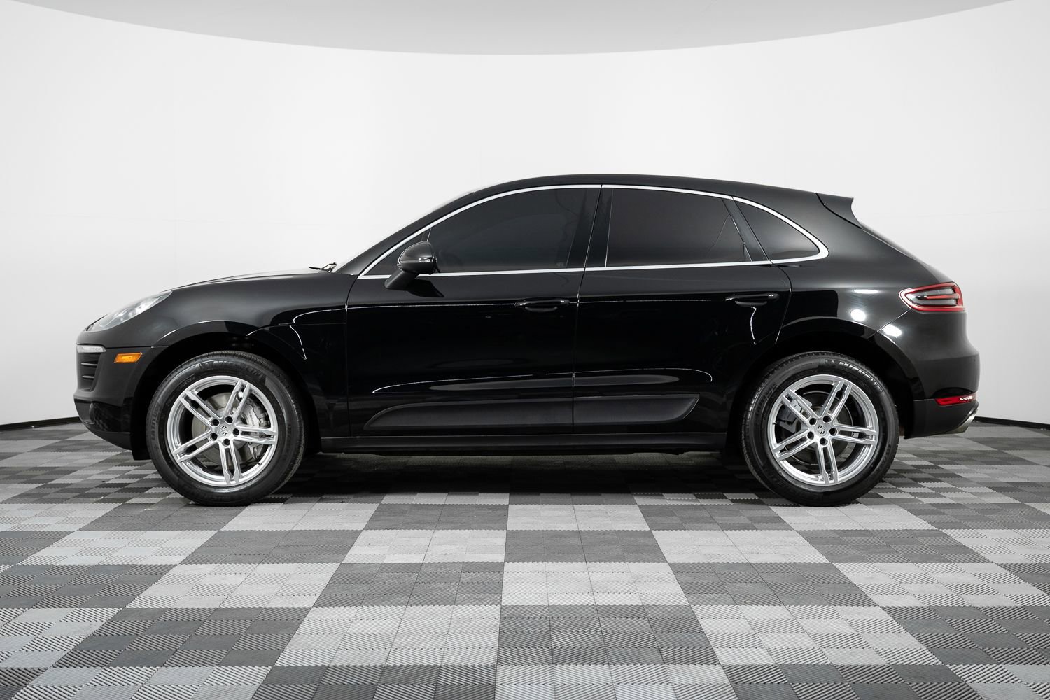 Used 2016 Porsche Macan S image 3