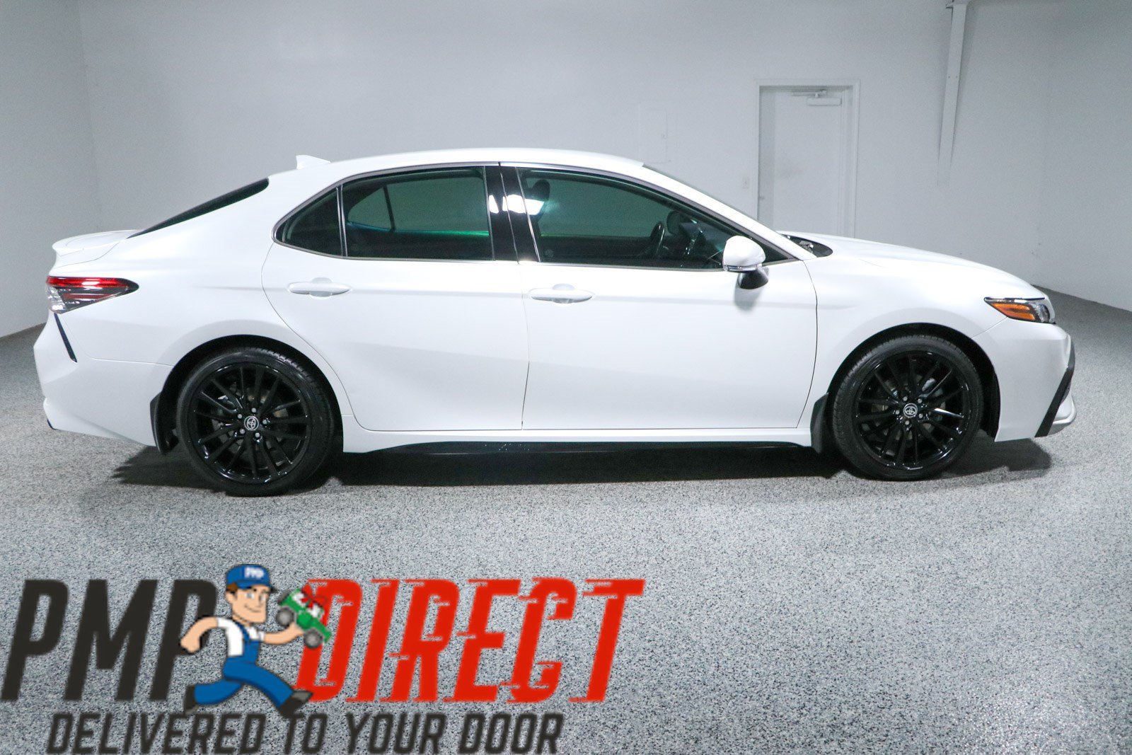Used 2023 Toyota Camry XSE FWD image 6