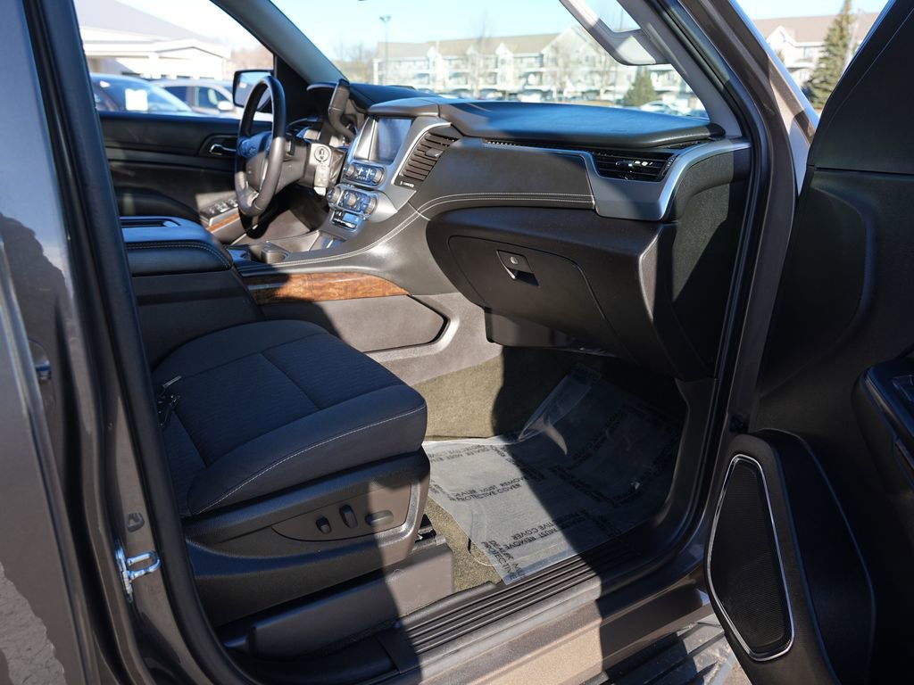 Used 2016 Chevrolet Suburban LS image 28