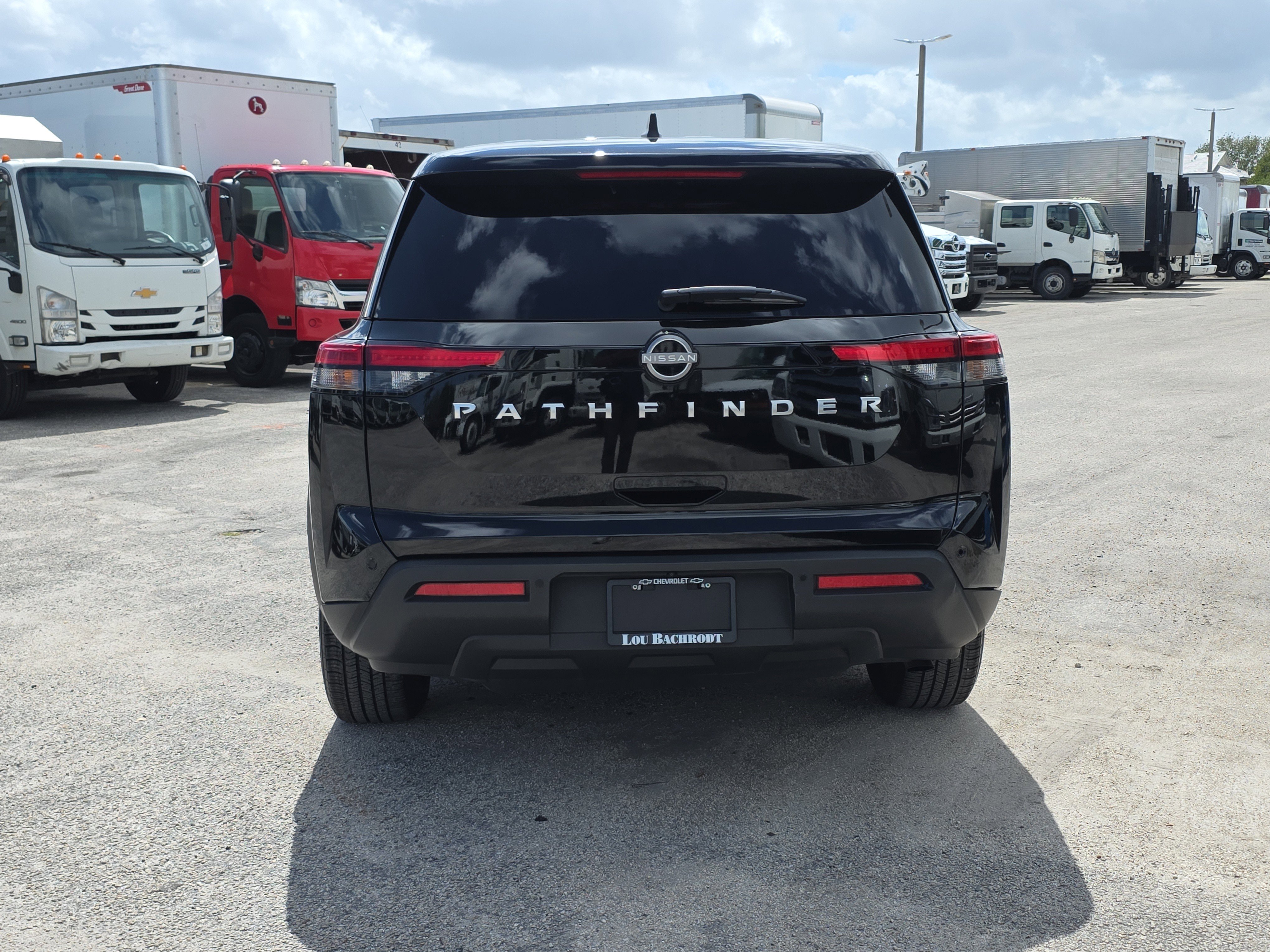 Used 2024 Nissan Pathfinder S image 6