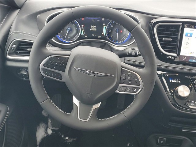 New 2026 Chrysler Pacifica Select image 13