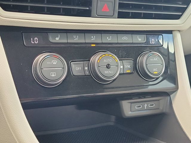 Certified 2023 Volkswagen Jetta SE FWD image 23