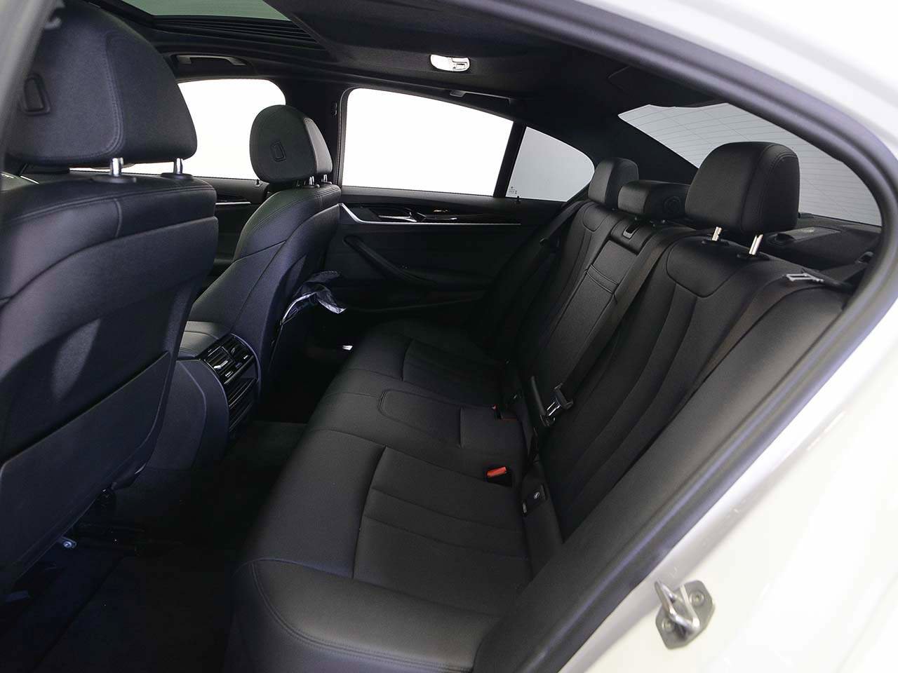 Used 2017 BMW 530i RWD image 12
