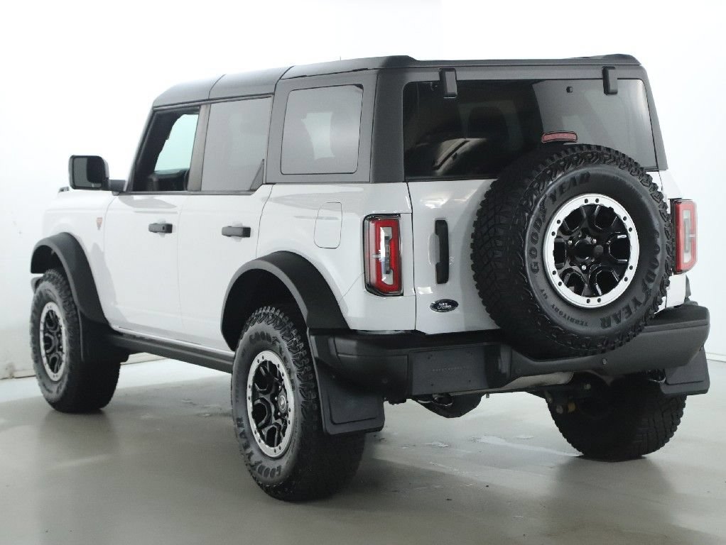 Used 2023 Ford Bronco Badlands w/ Sasquatch Package AWD/4WD image 42