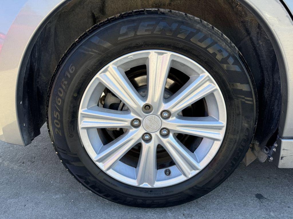 Used 2010 Subaru Legacy 2.5i Premium image 9