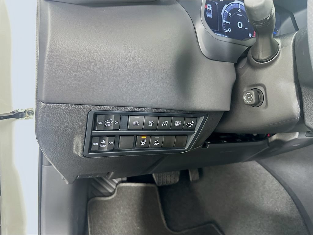 Certified 2025 Toyota Tundra Platinum AWD/4WD image 9