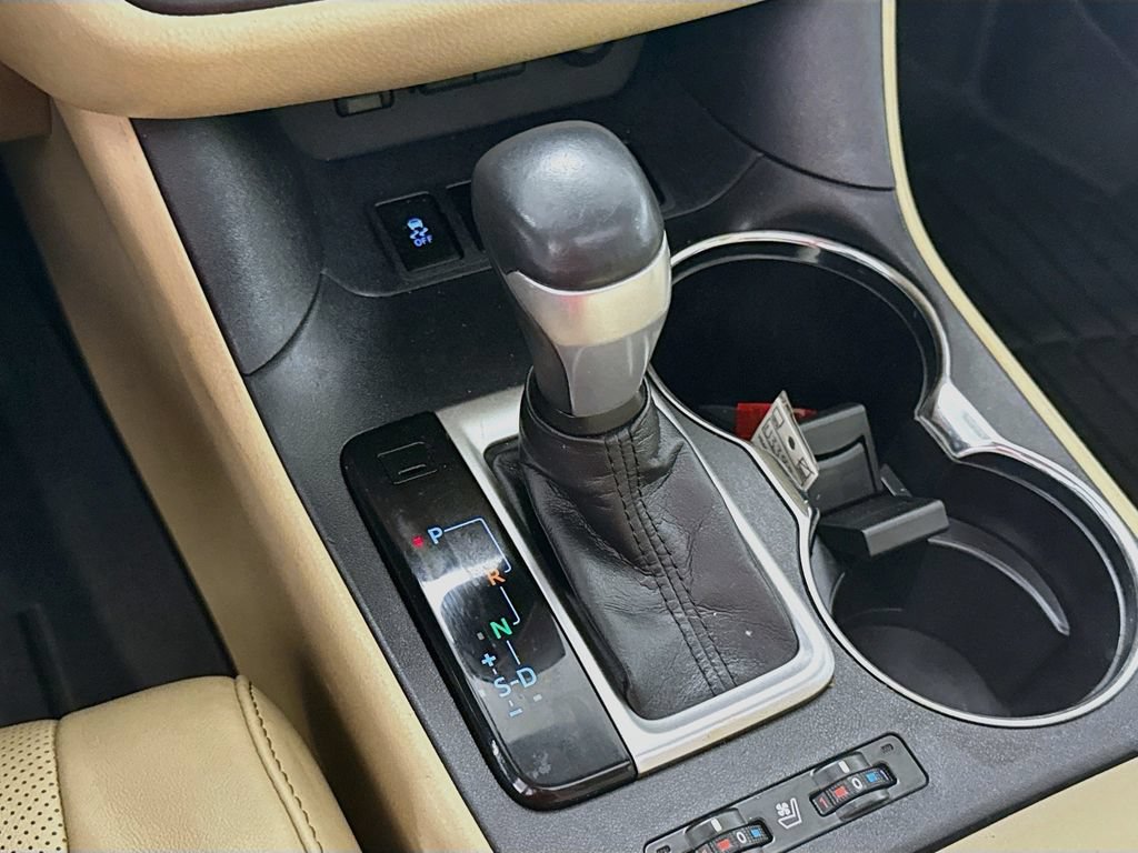 Certified 2019 Toyota Highlander Limited AWD/4WD image 16