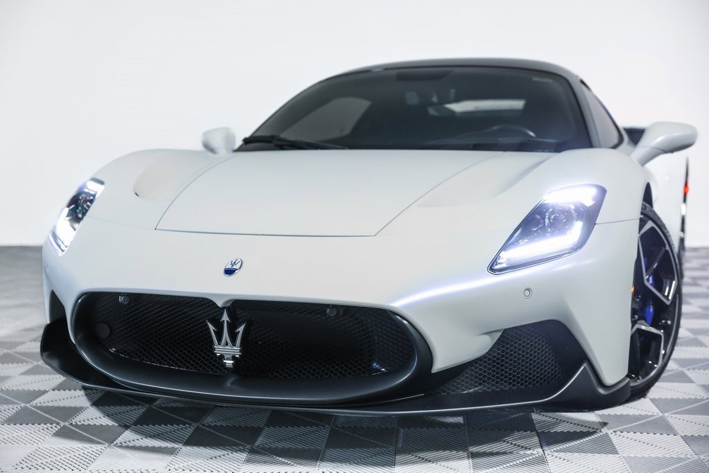 Used 2022 Maserati MC20 Coupe image 11