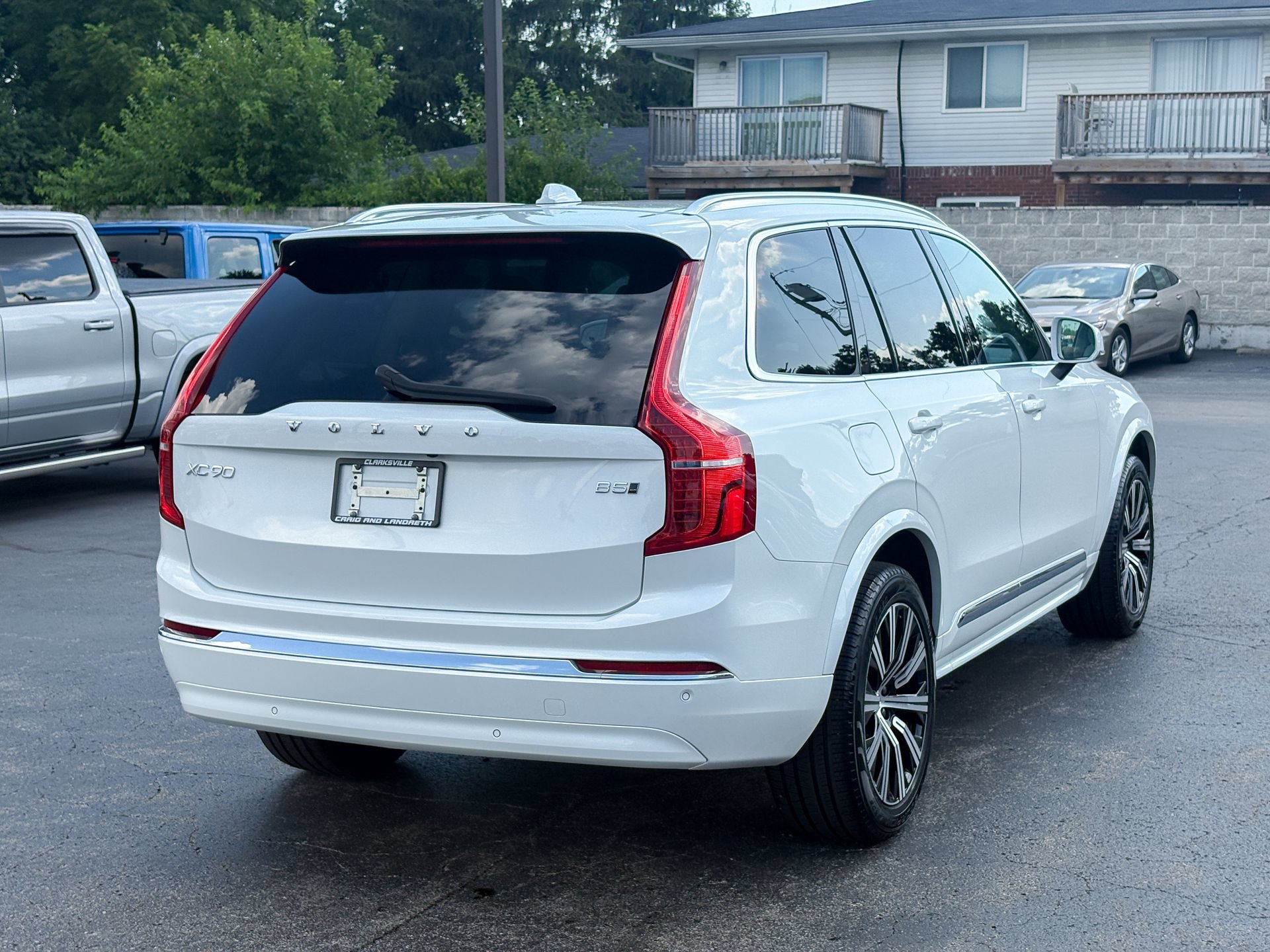 Used 2025 Volvo XC90 B5 Core AWD/4WD image 17