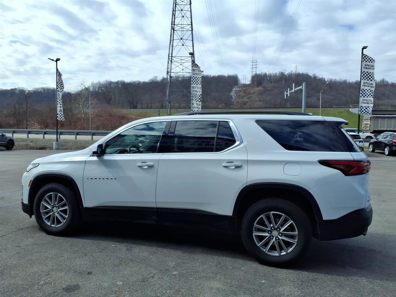 Used 2023 Chevrolet Traverse LT w/ LPO, Cargo Package image 3