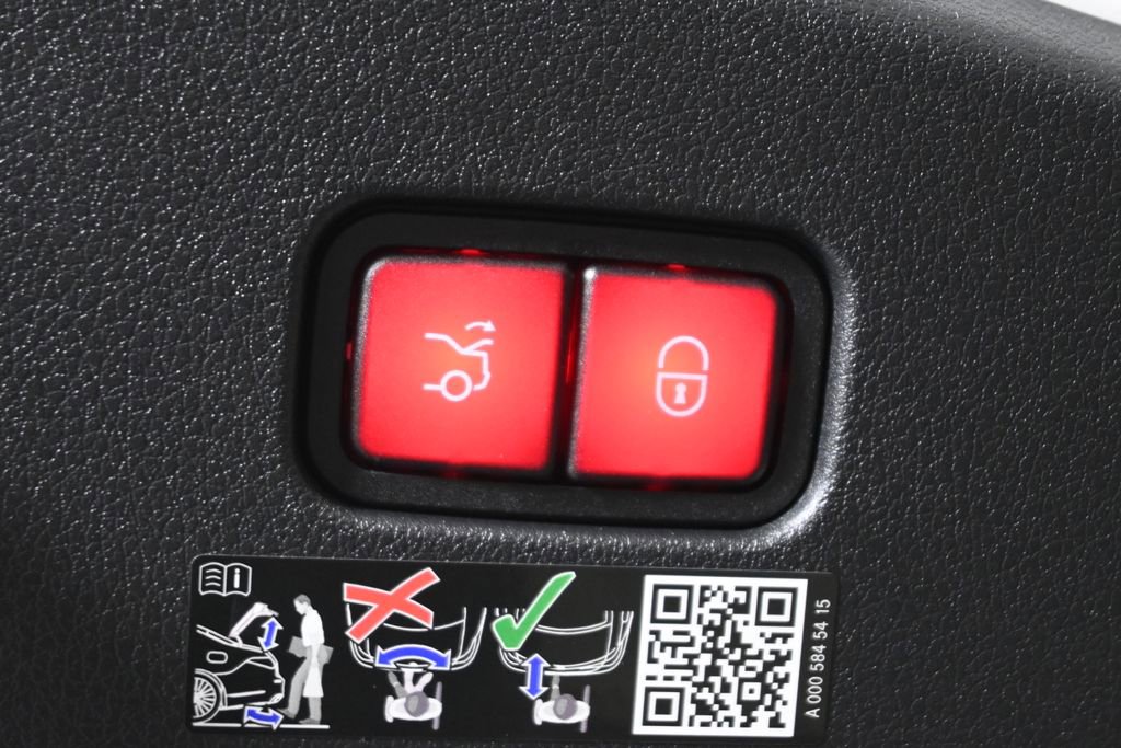 Certified 2026 Mercedes-Benz CLE 300 4MATIC Coupe image 35