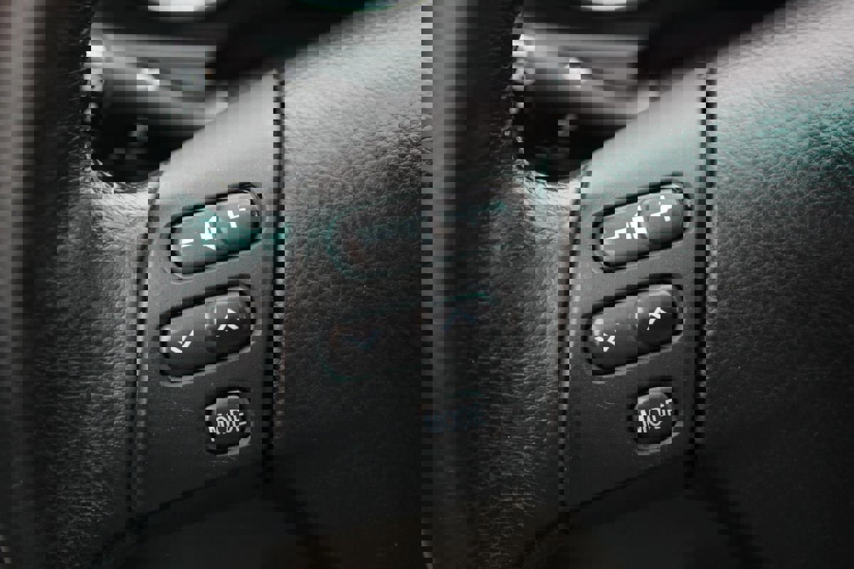 Used 2006 Lexus RX 400h AWD image 25