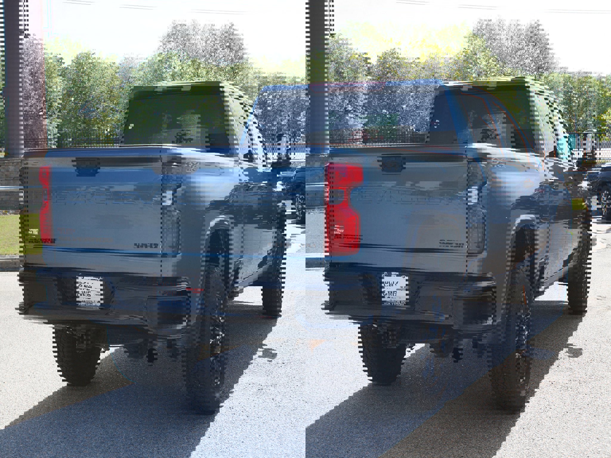 Used 2025 Chevrolet Silverado 2500 Custom w/ Custom Value Package image 19