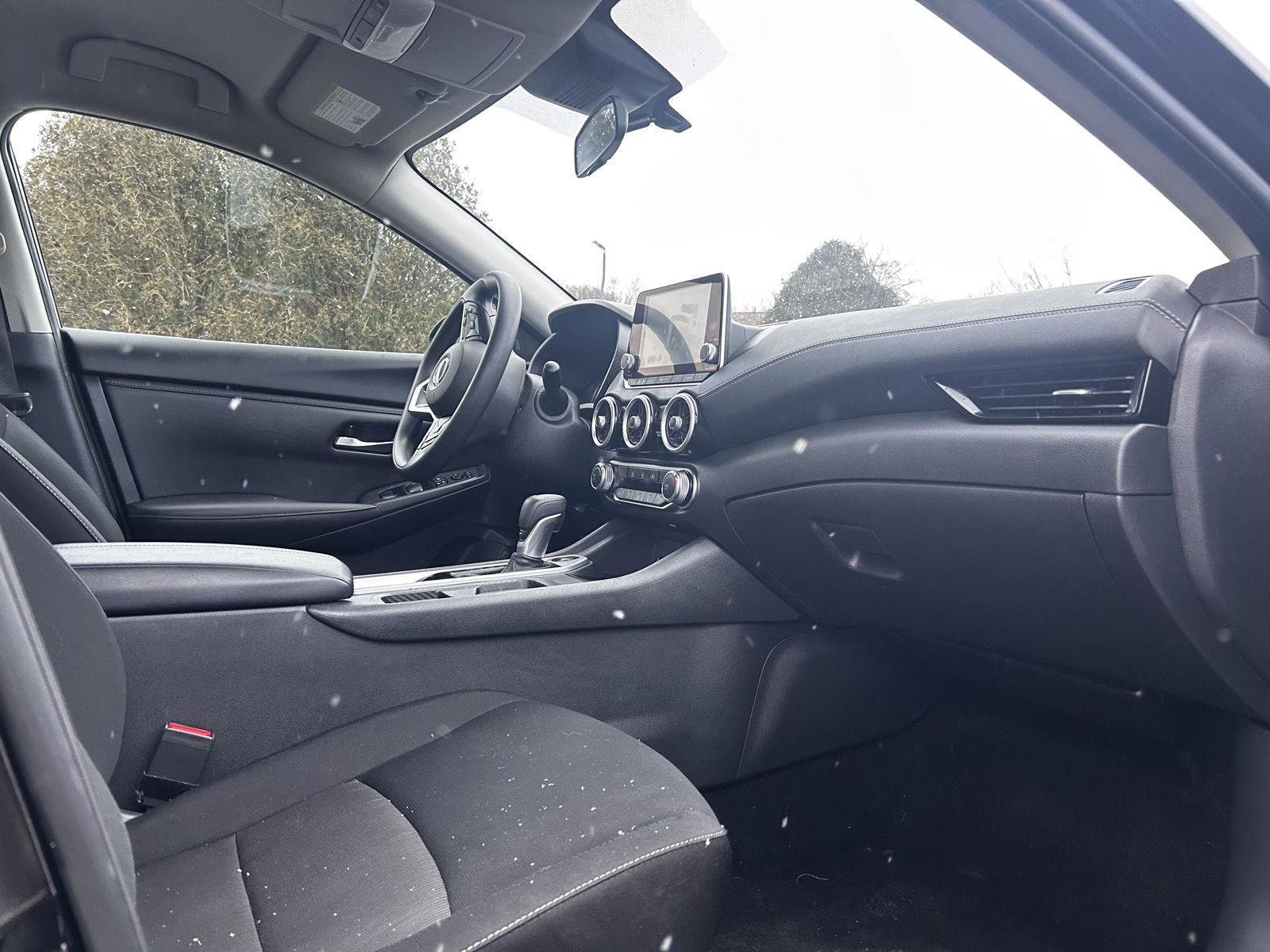 Used 2025 Nissan Sentra SV image 17