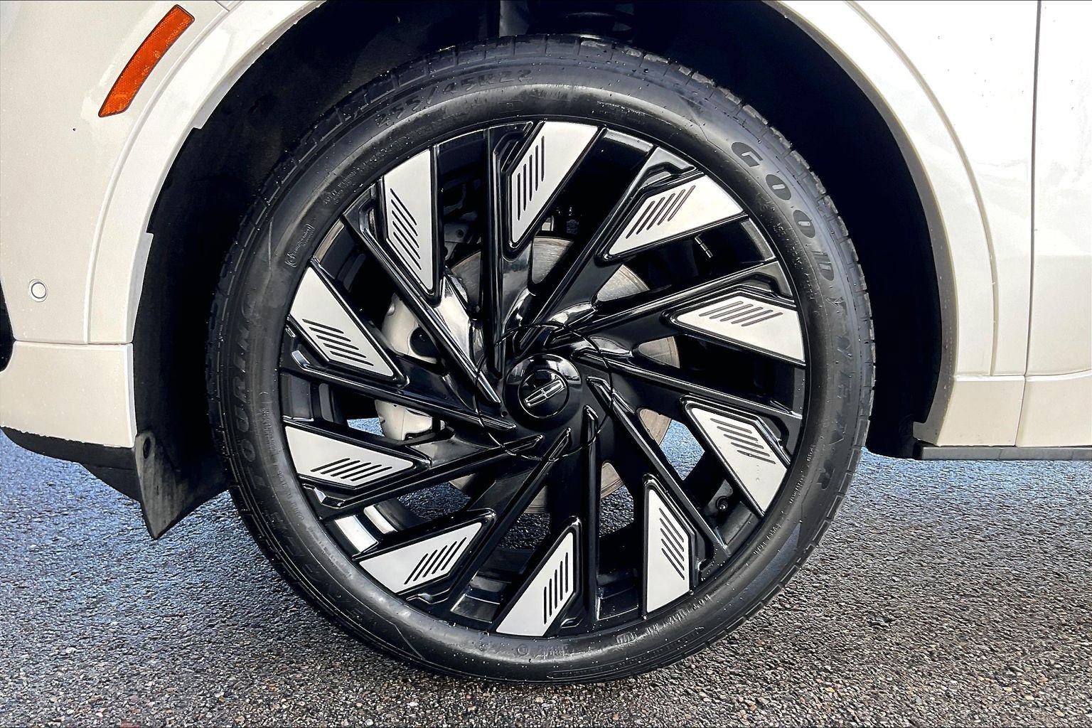 Used 2024 Lincoln Nautilus Black Label w/ Jet Appearance Package (87T) image 23