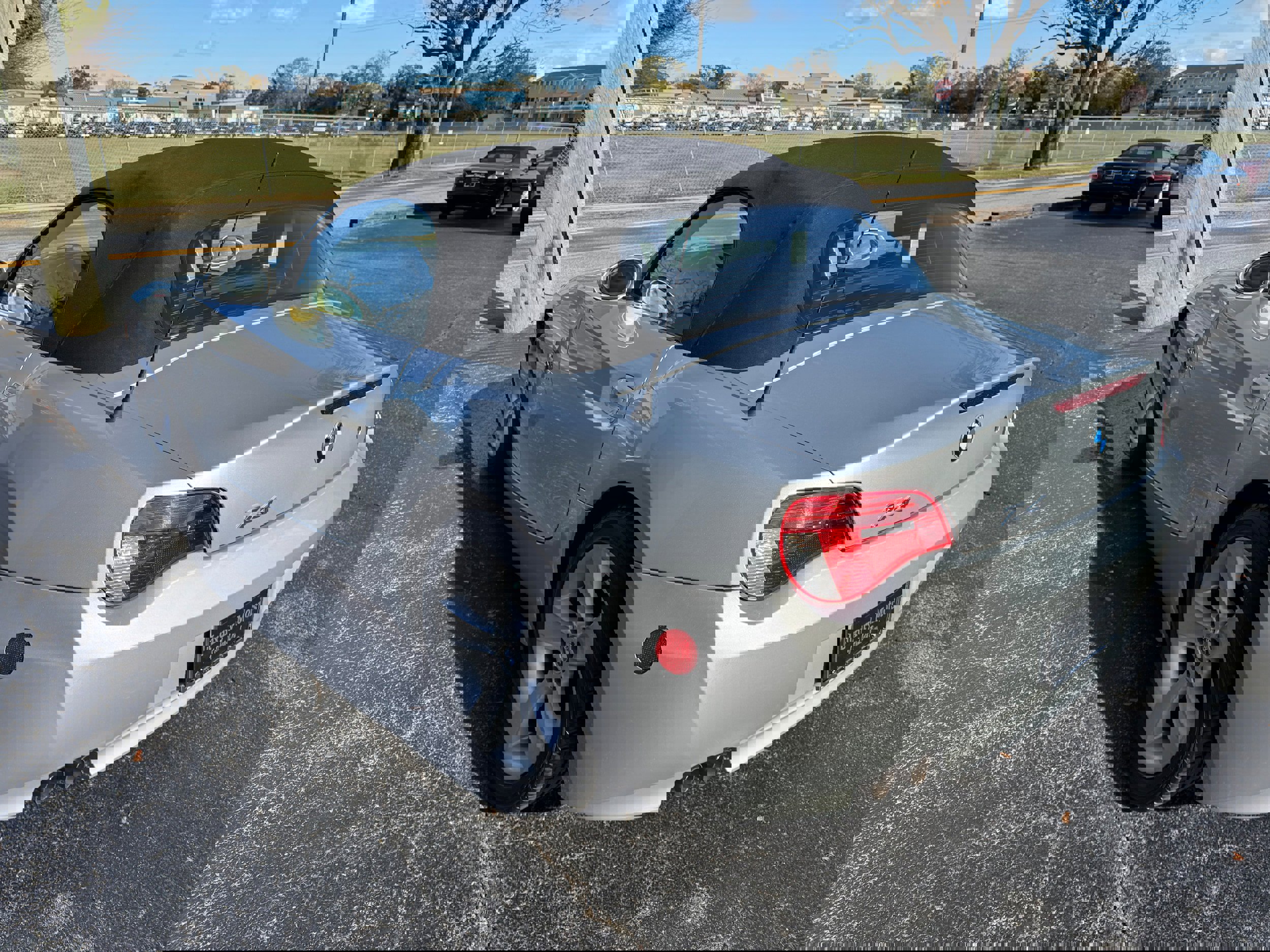 Used 2006 BMW Z4 3.0i image 16