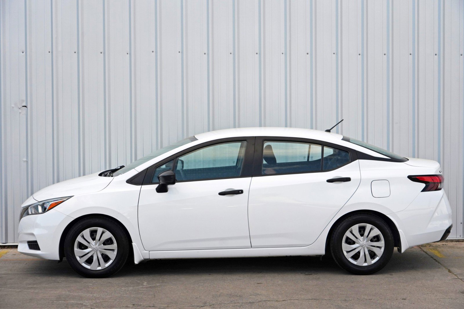 Used 2021 Nissan Versa S image 41
