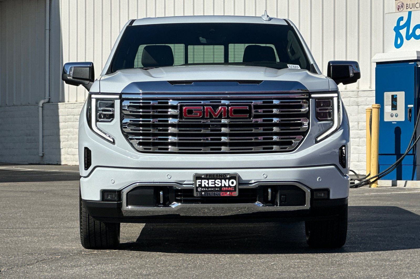 New 2026 GMC Sierra 1500 Denali w/ Denali Reserve Package AWD/4WD image 3
